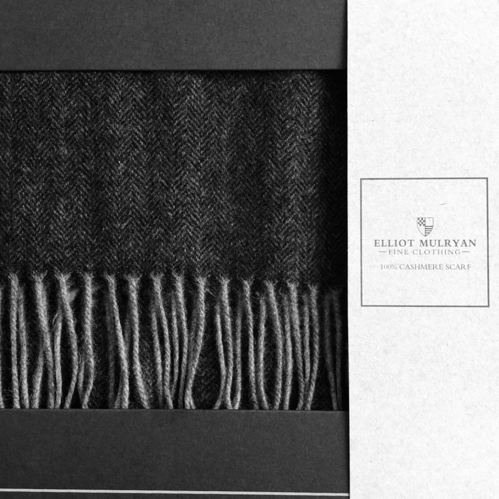 ELLIOT MULRYAN 100% Cashmere with 3" Fringe Scarf NIB - Picture 6 of 7